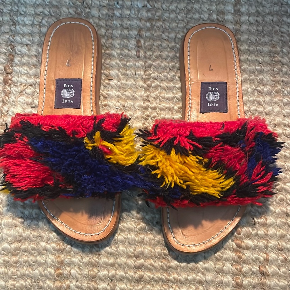 Res Ipsa Rug Sandals